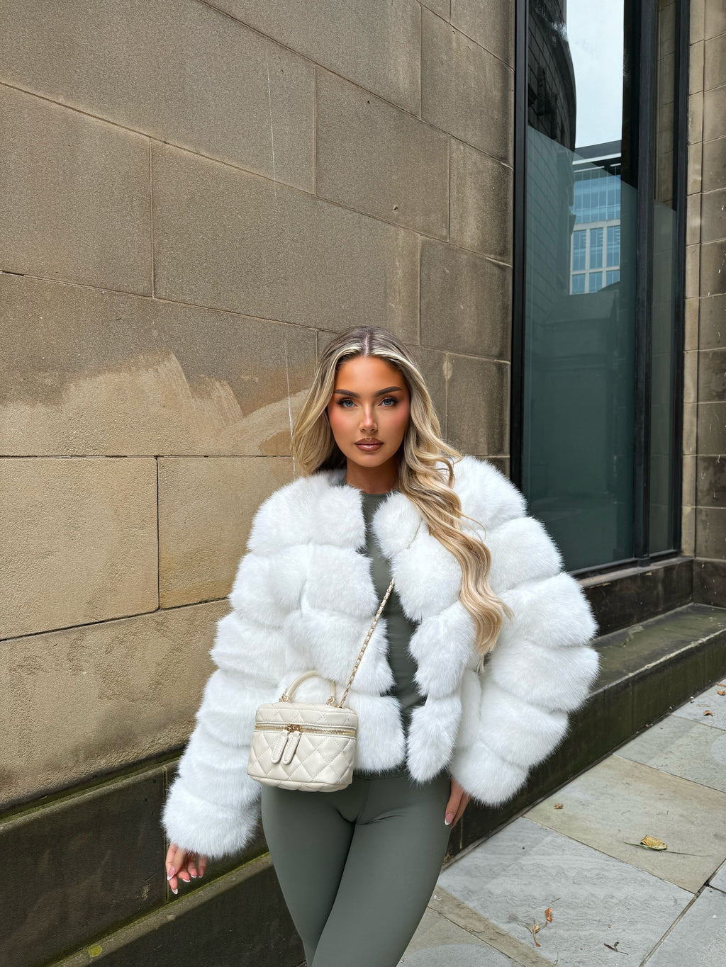 Lyxig fuskpälsjacka