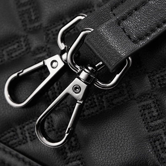 Pendlarväska i äkta läder med prägling