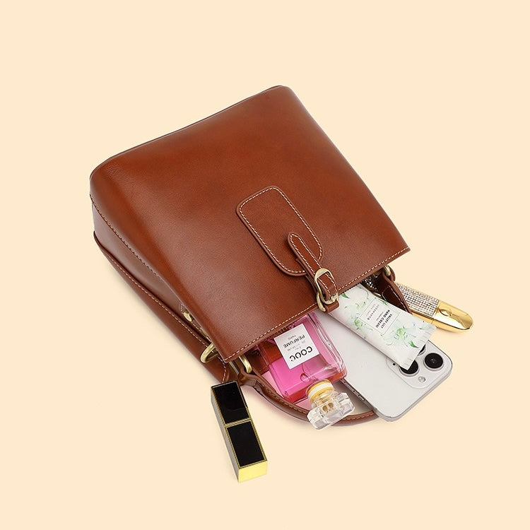 Stor axelväska i äkta läder för kvinnor