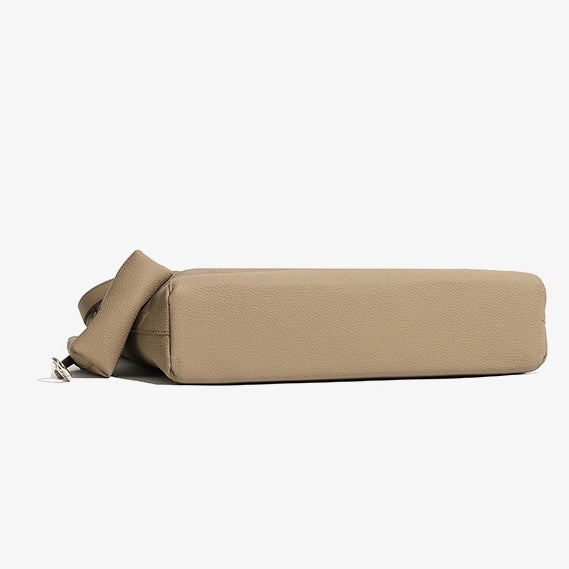 Minimalistisk axelväska i äkta läder med stor kapacitet