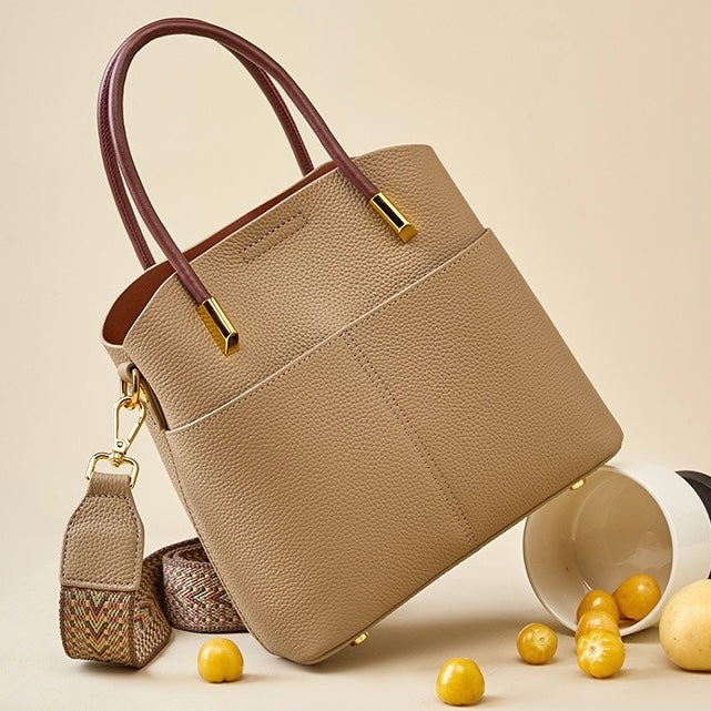 Elegant axelväska i äkta läder för kvinnor