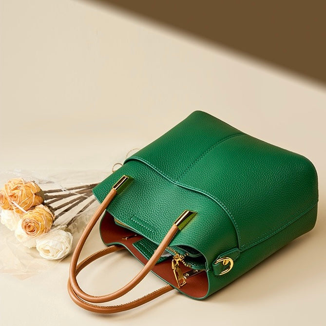 Elegant axelväska i äkta läder för kvinnor