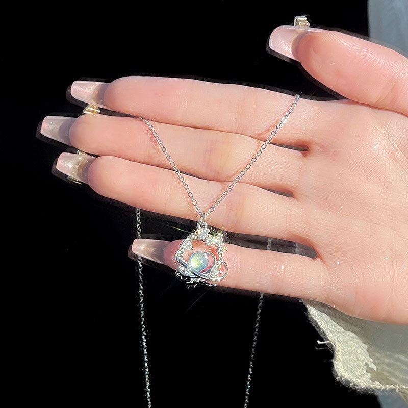 Färgglatt fallande planethalsband