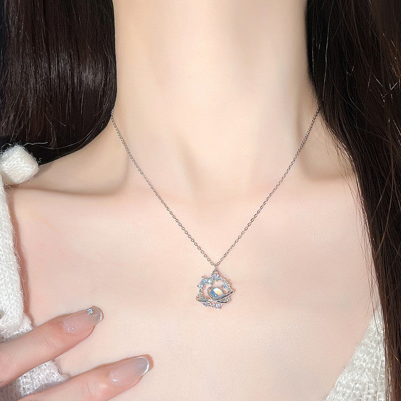 Färgglatt fallande planethalsband