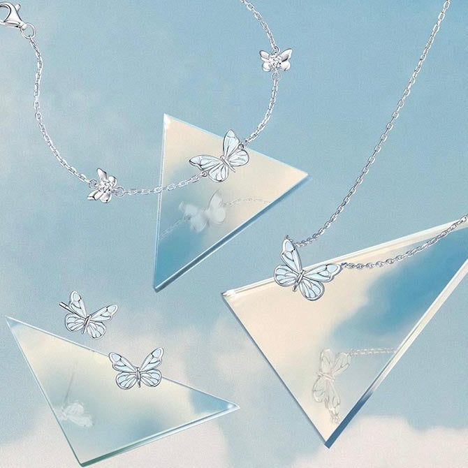 Lysande drömblått fjärilshalsband