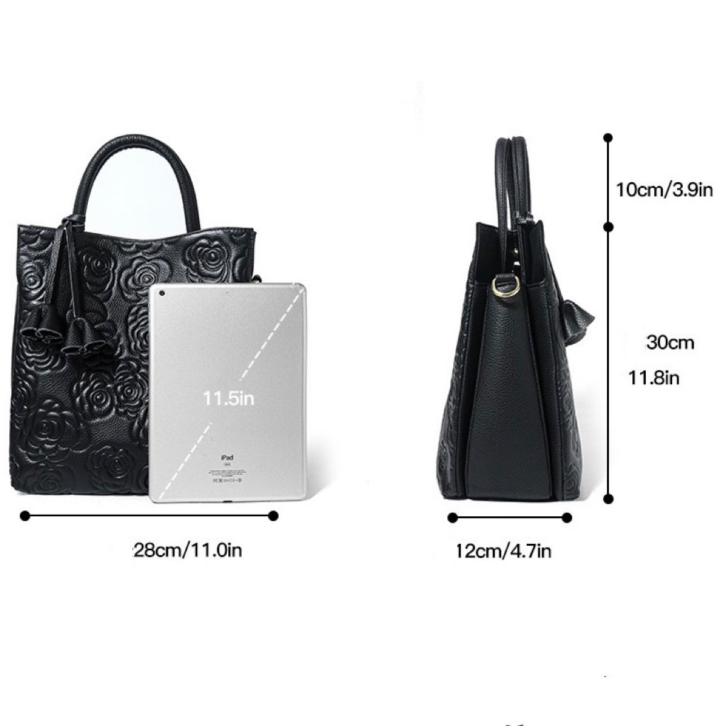 Äkta läderväska med rosprägling och avtagbar rem