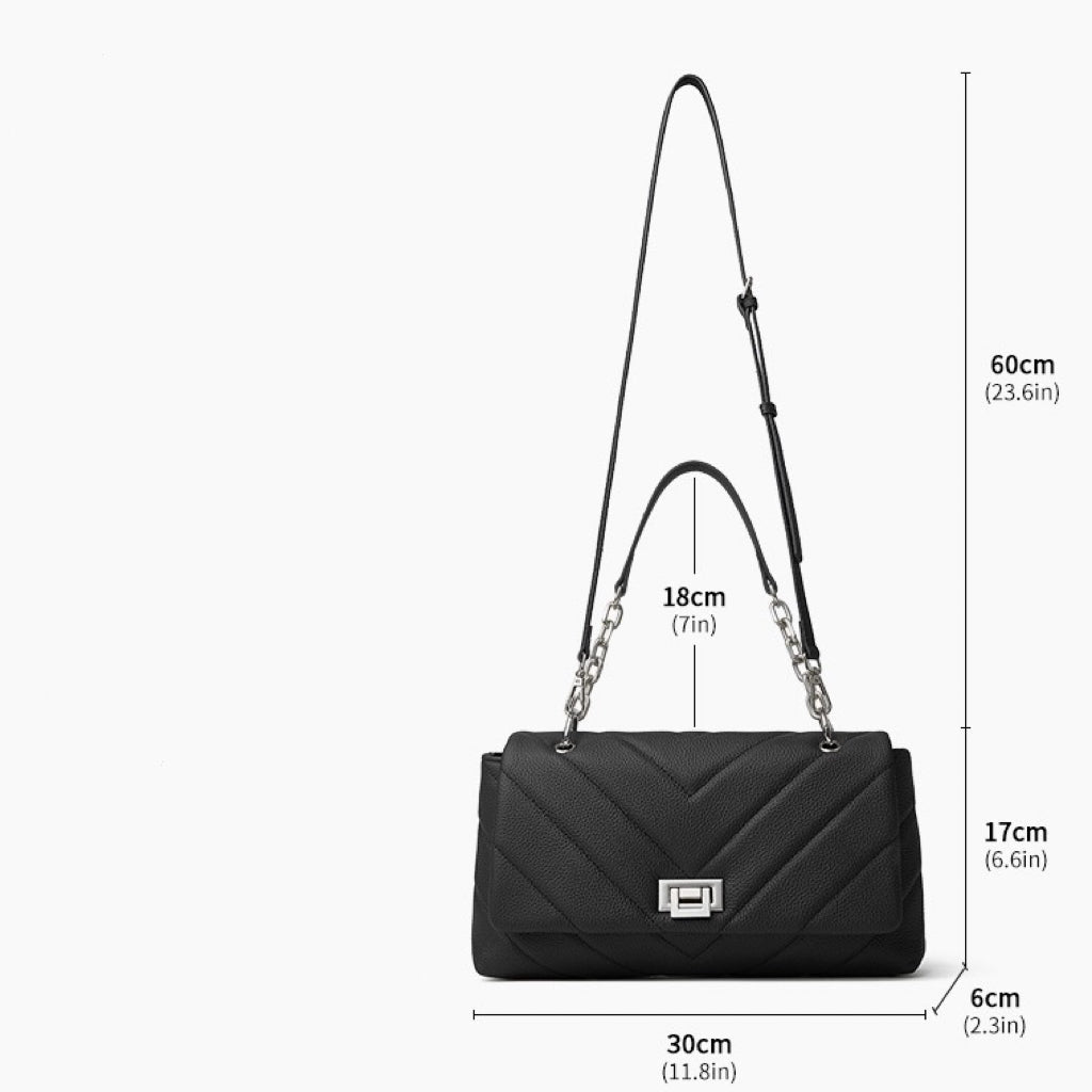 Kedjeprydd V-vadderad axelväska i äkta läder