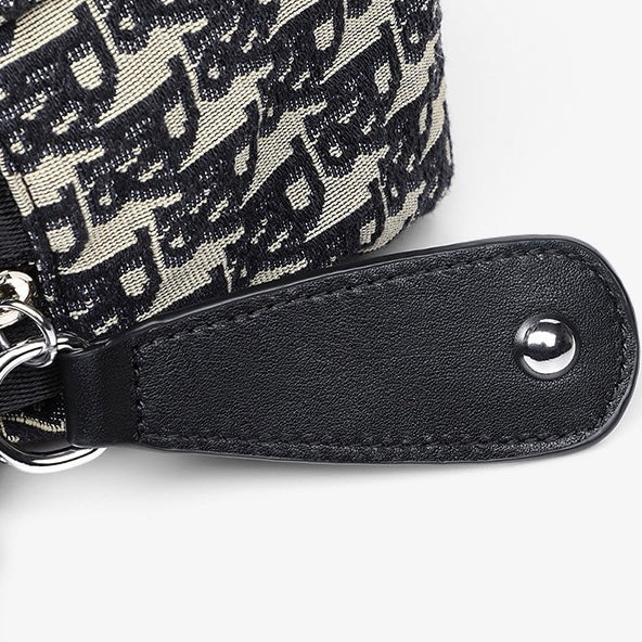 Monogram Jacquard Halvmåne Axelremsväska