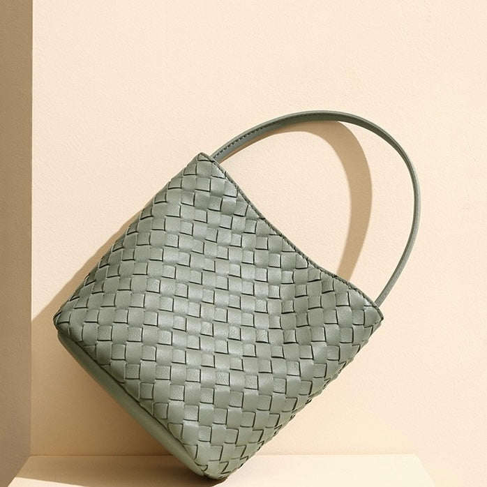 Handgjord retrovävd bucketväska i äkta fårskinn för kvinnor