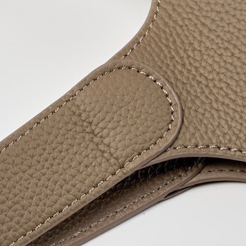 2025 Ny damväska i äkta läder med stor kapacitet för pendling