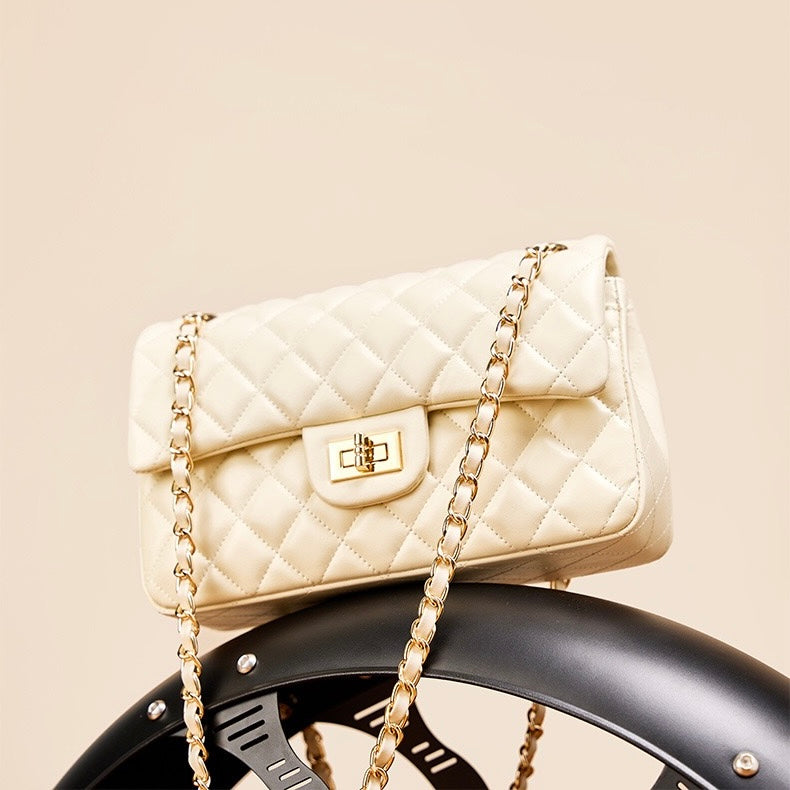 Inspired Quilted Axelremsväska i äkta läder för kvinnor