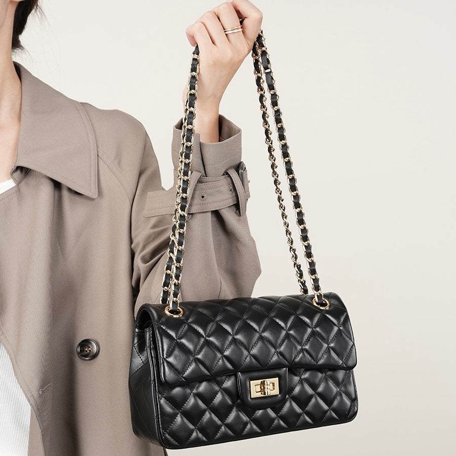 Inspired Quilted Axelremsväska i äkta läder för kvinnor