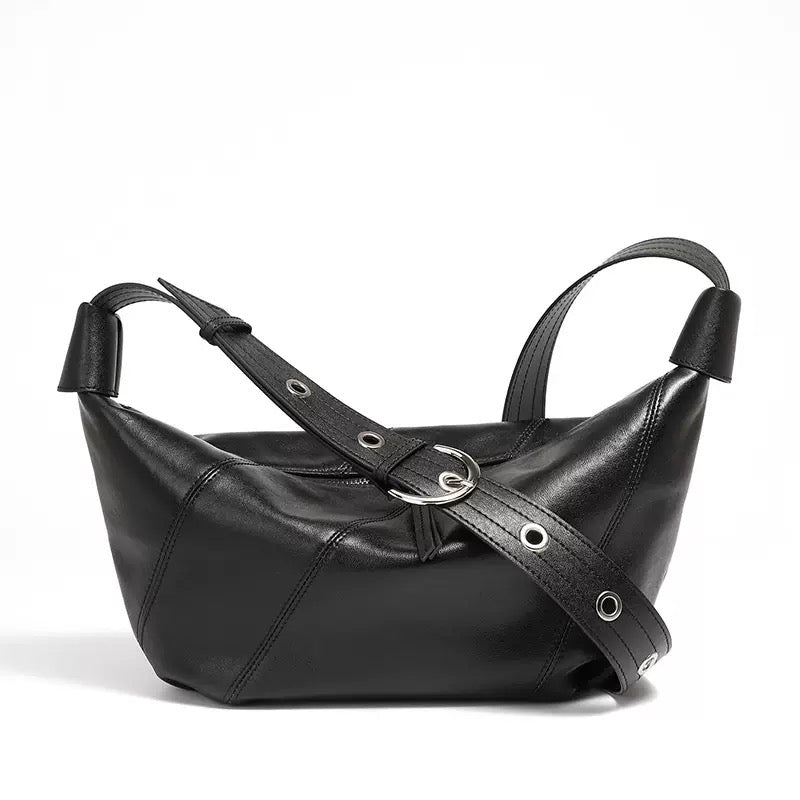 Lyxig damväska med croissant-axelrem och dumplings i äkta läder