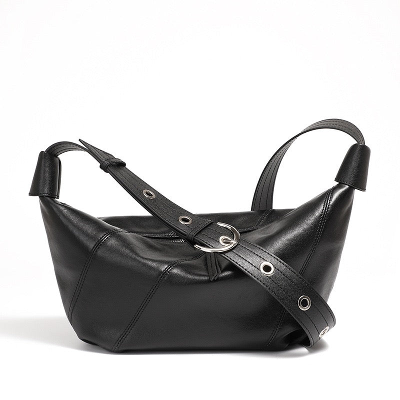 Lyxig damväska med croissant-axelrem och dumplings i äkta läder