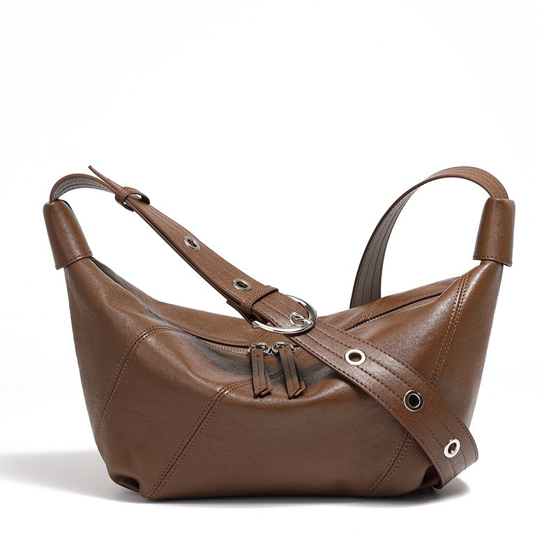 Lyxig damväska med croissant-axelrem och dumplings i äkta läder