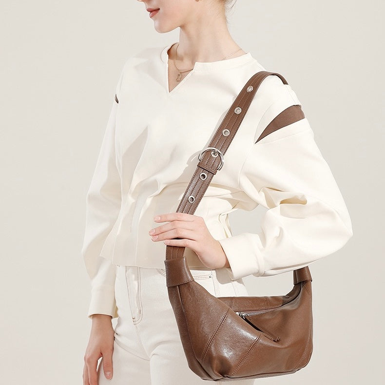 Lyxig damväska med croissant-axelrem och dumplings i äkta läder