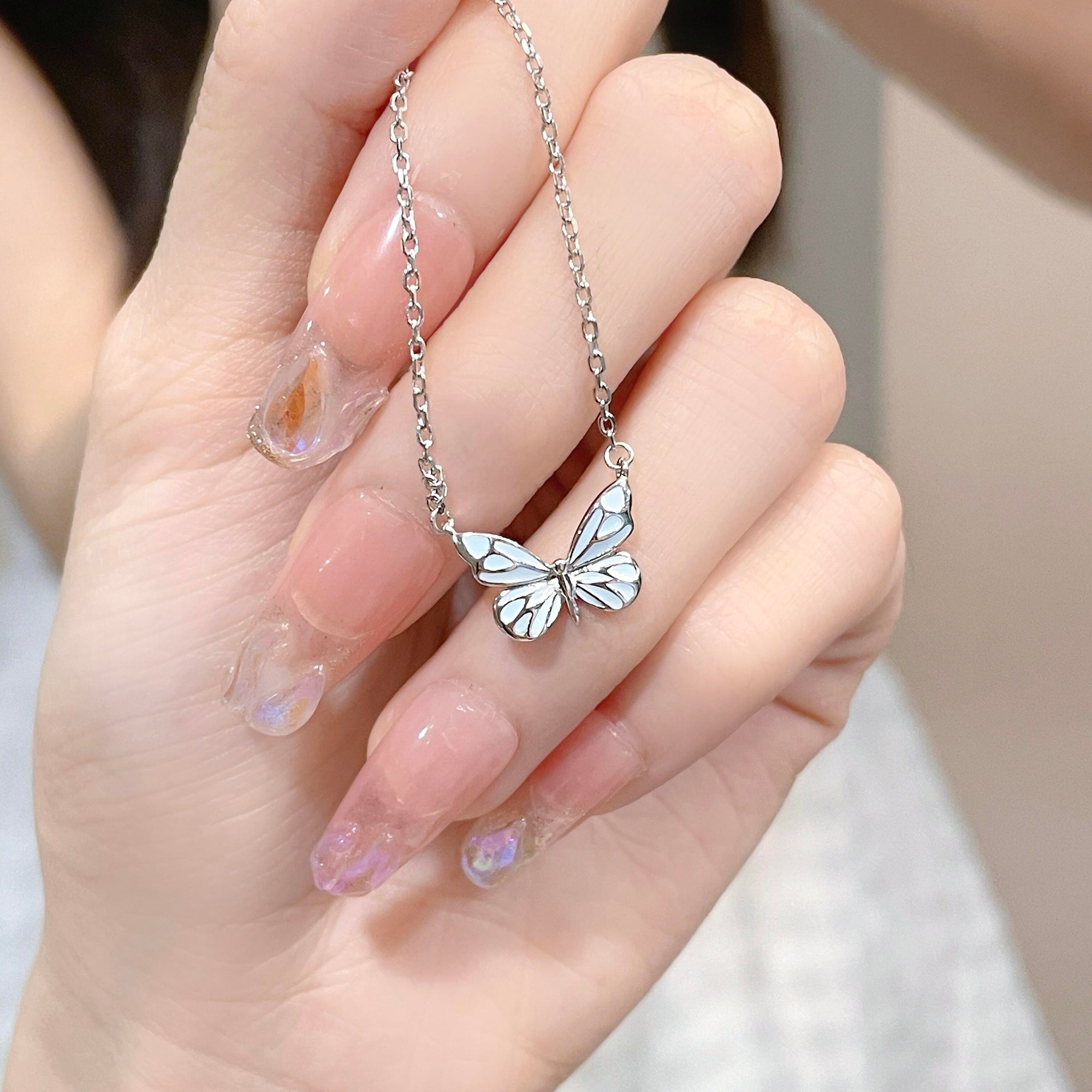 Lysande drömblått fjärilshalsband