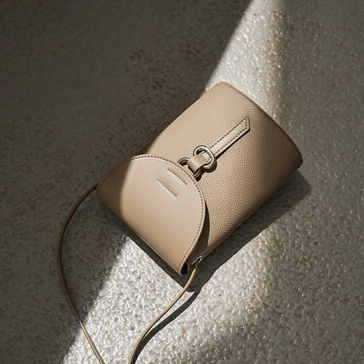 Lyxig mini-axelväska i äkta läder för kvinnor