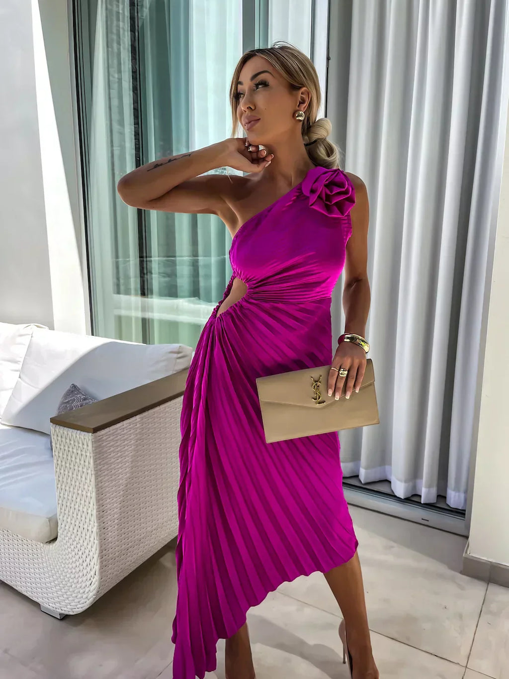 Blommig asymmetrisk klänning